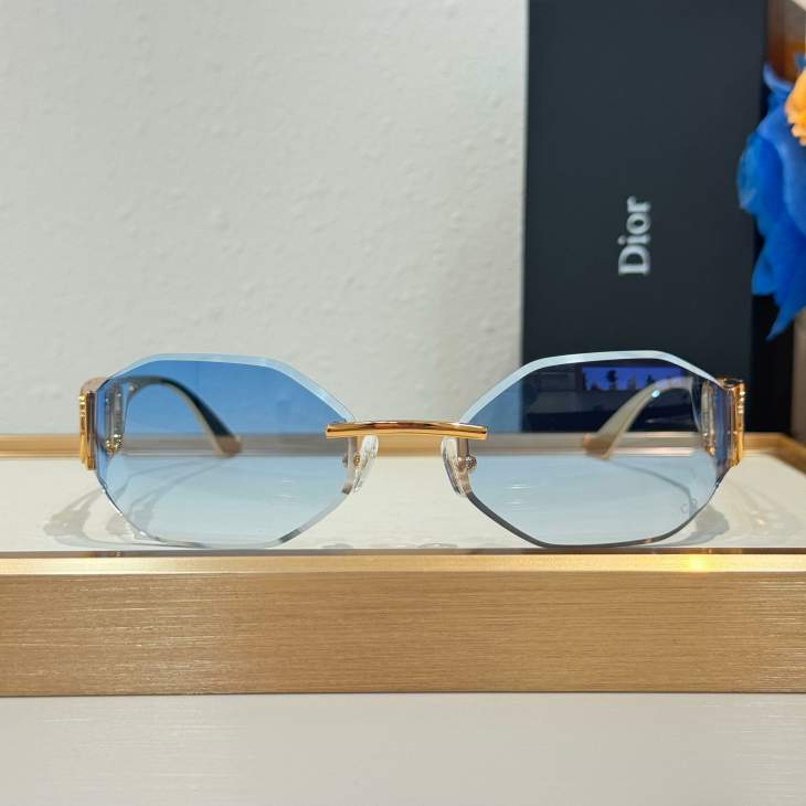 Picture of Dior Sunglasses _SKUfw75840809fw